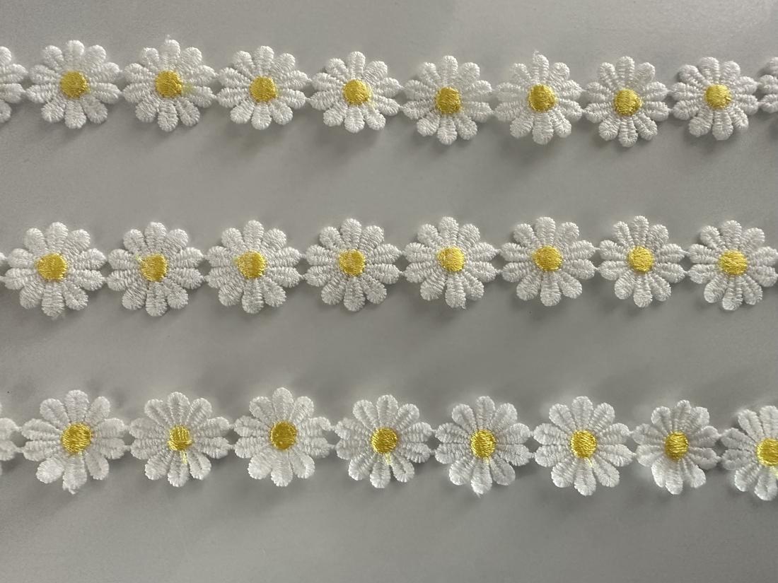 Guipure Daisy White &amp; Yellow Embroidered Lace