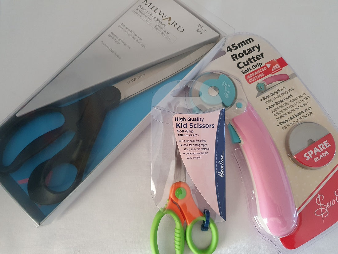 Hemline Soft Grip Kid Scissors - 130mm (5.25) - ideal for cutting paper,  string and craft material