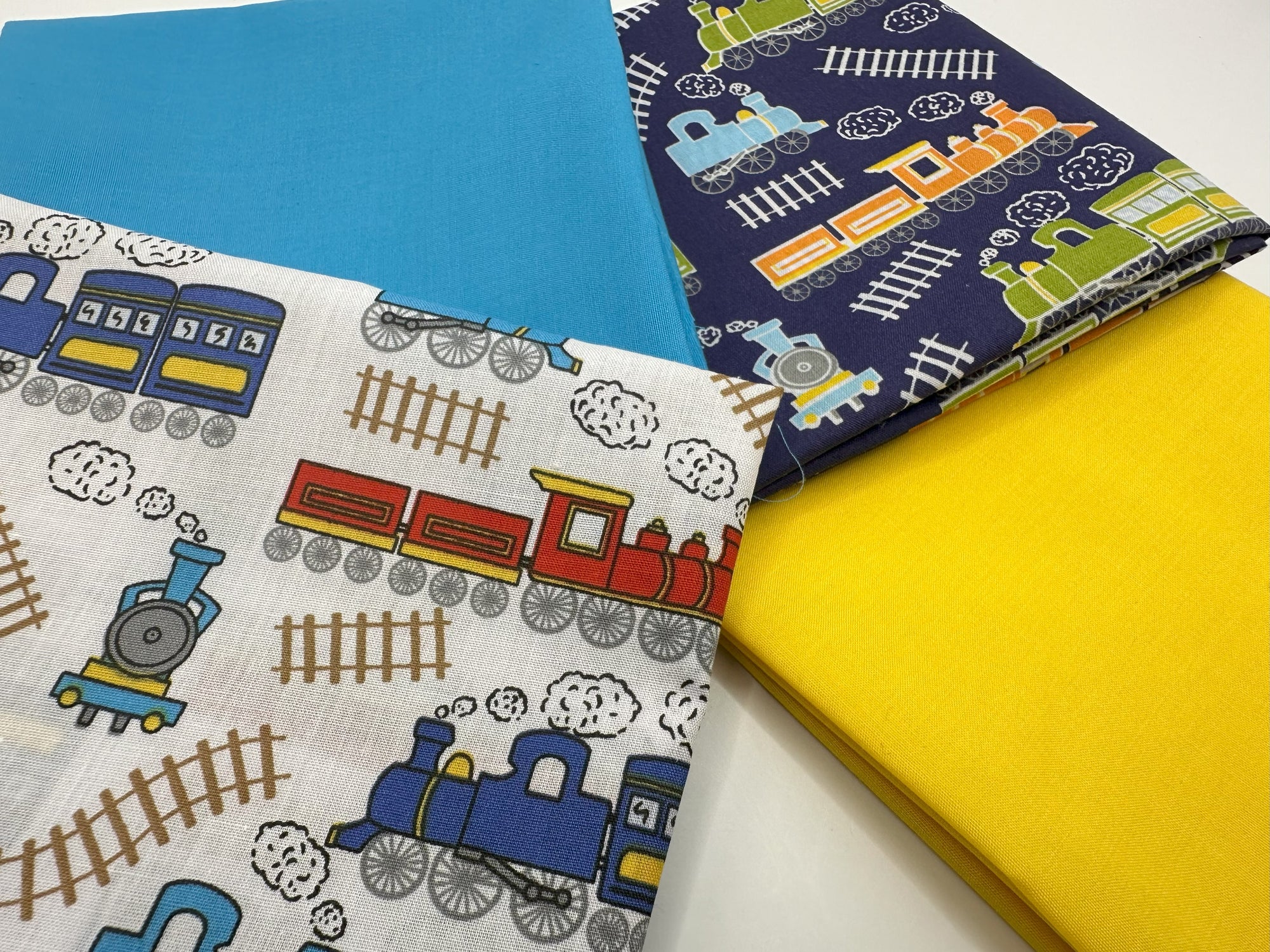 Choo Choo Trains & Plain Mix Fat Quarter Bundle Poly Cotton