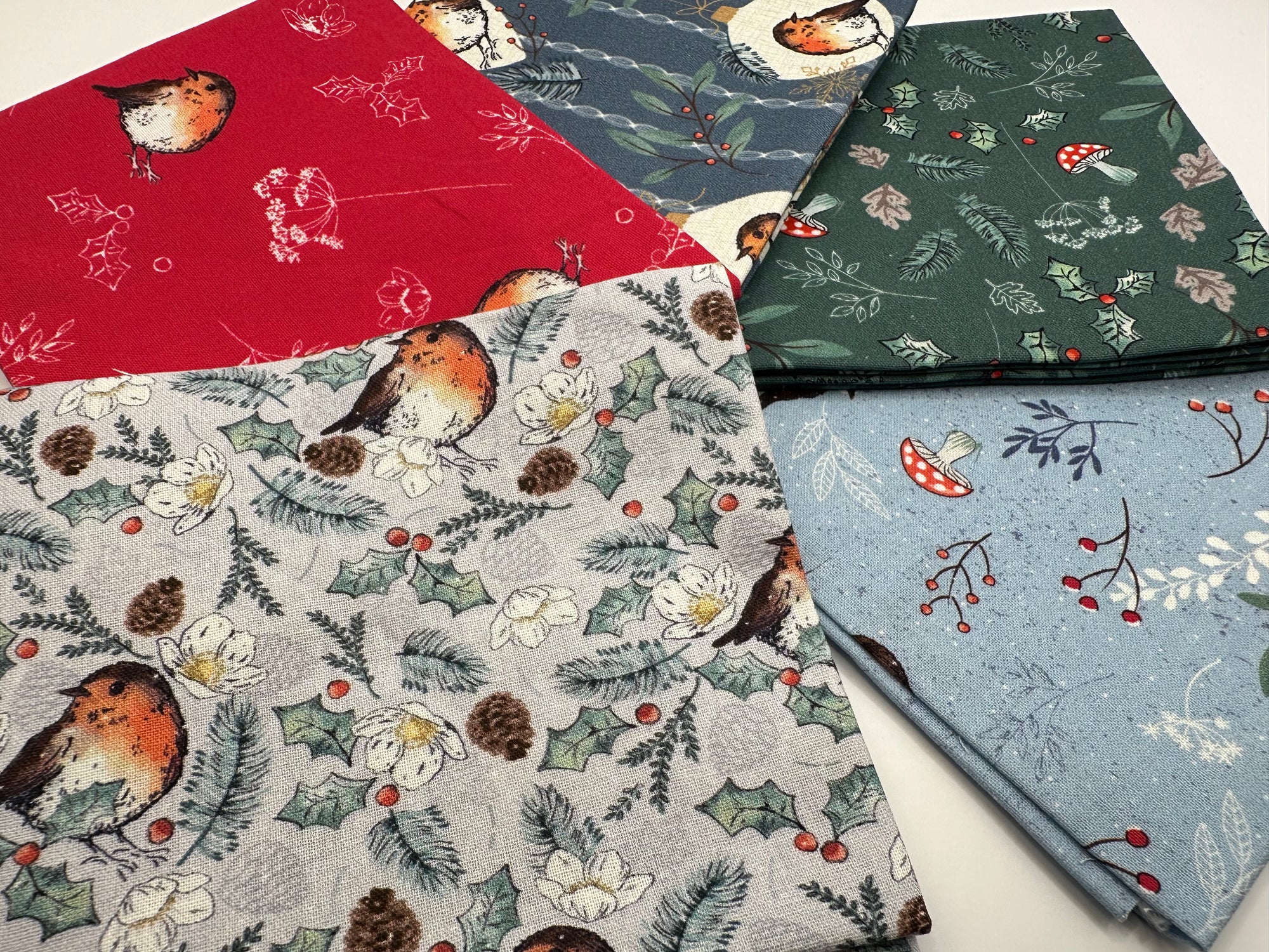 Christmas Little Red Robin Fat Quarter Bundle 100% Cotton