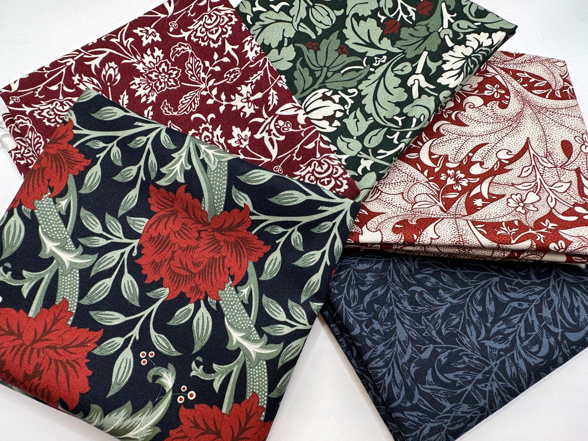 William Morris Yuletide Bloom Mix Fat Quarter Bundle 100% Organic Cotton Digital Print