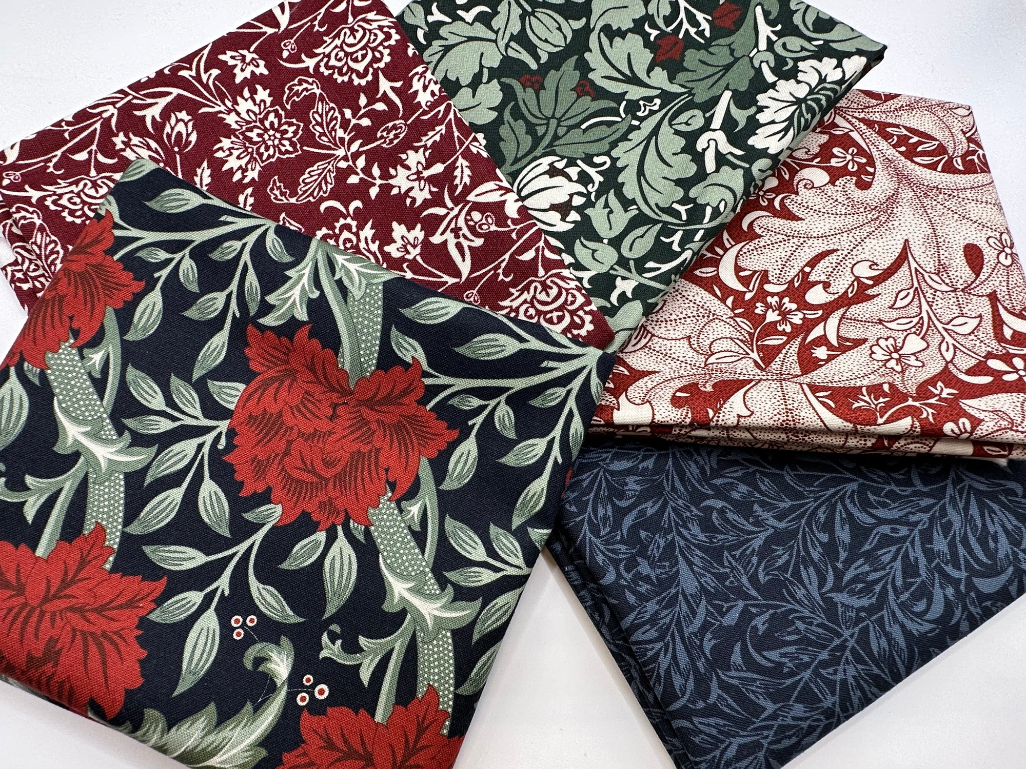 William Morris Yuletide Bloom Mix Fat Quarter Bundle 100% Organic Cotton Digital Print