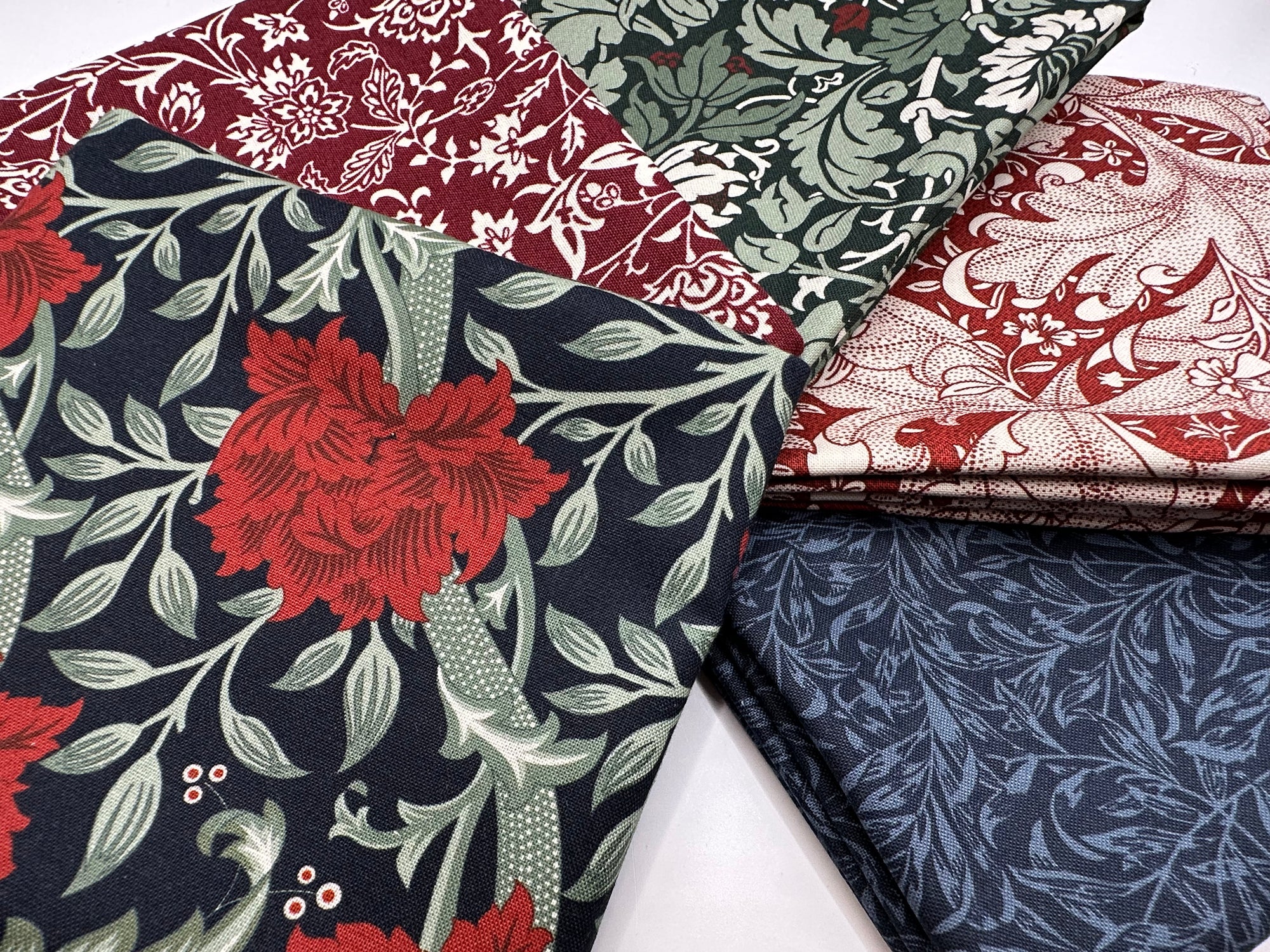 William Morris Yuletide Bloom Mix Fat Quarter Bundle 100% Organic Cotton Digital Print