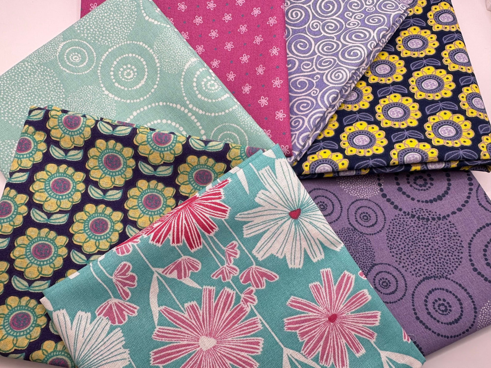 Floral Designs Scrolls & Circles Fat Quarter Bundle 100% Cotton