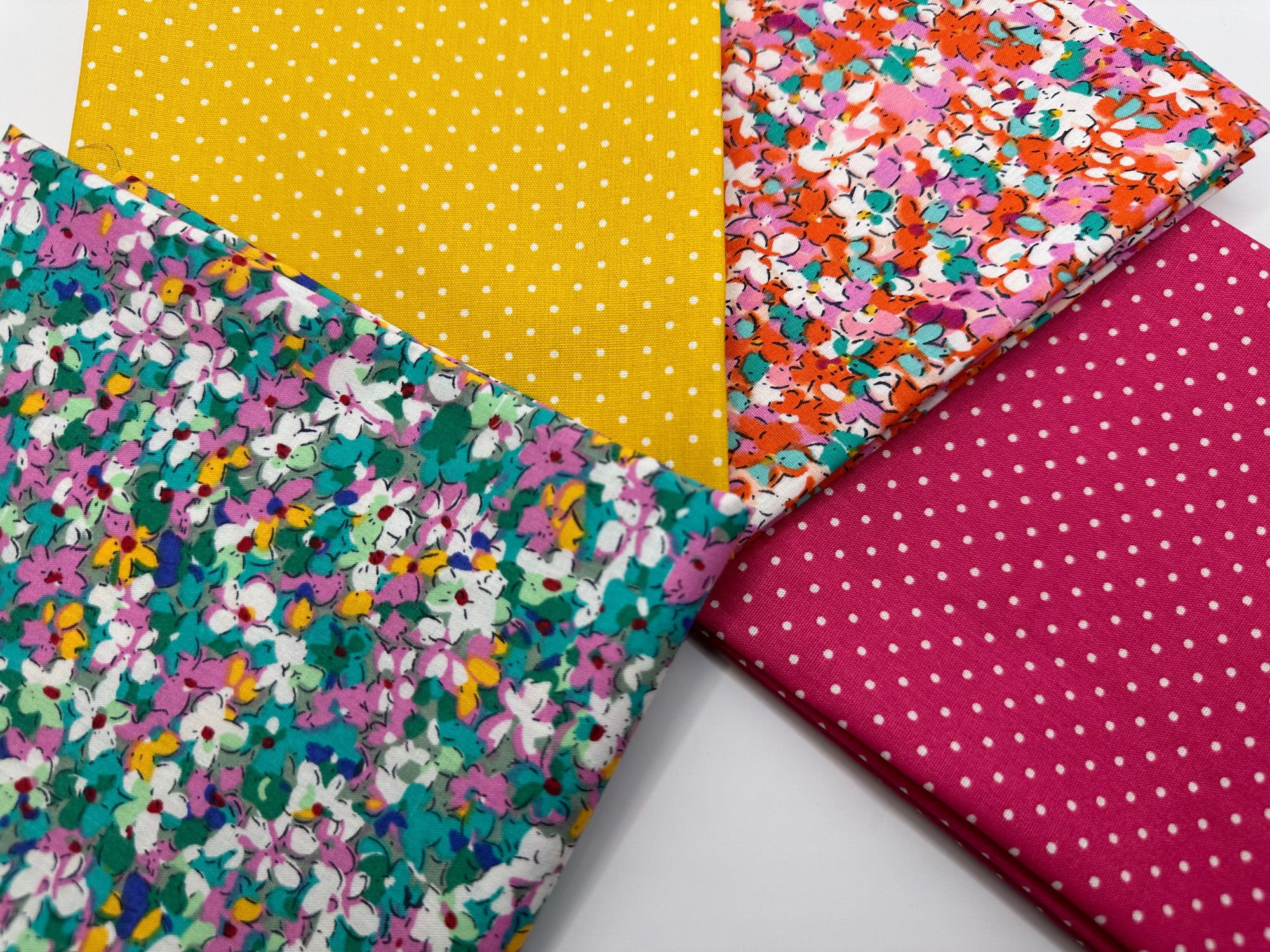 Pretty Little Painted Flower Heads Pin Spots Fat Quarter Bundle 100% Cotton