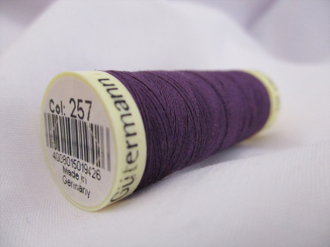 Gutermann 257 Purple Sew All Thread
